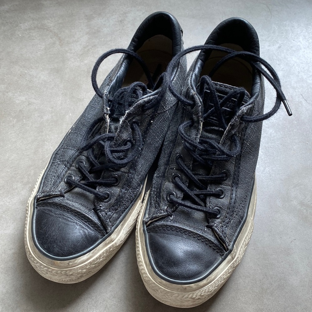 John Varvatos mens size 4 | Womens size 6